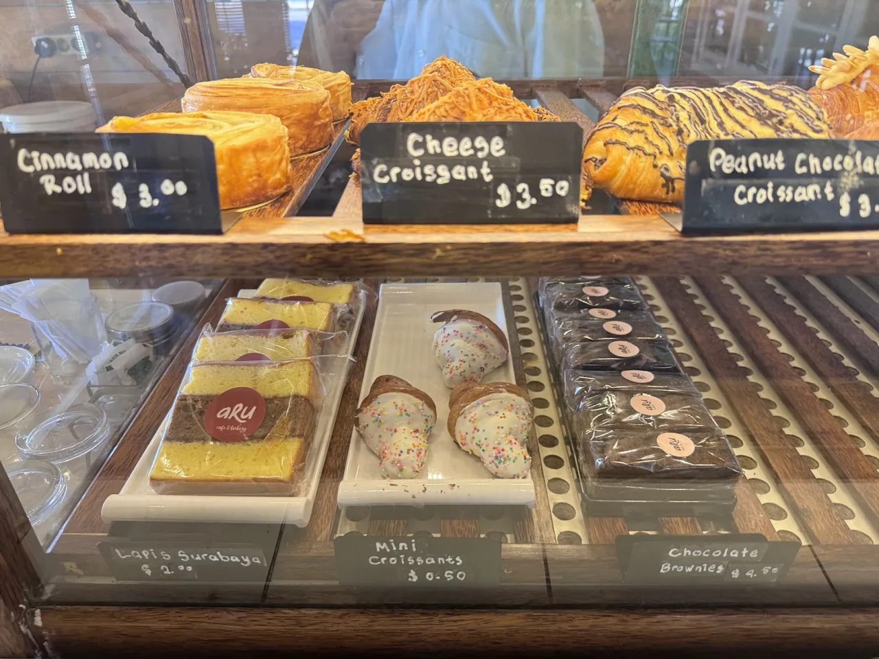 Aru Bakery & Cafe