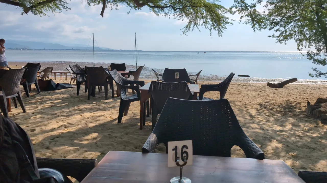 Beachside Hotel & Cafe Dili