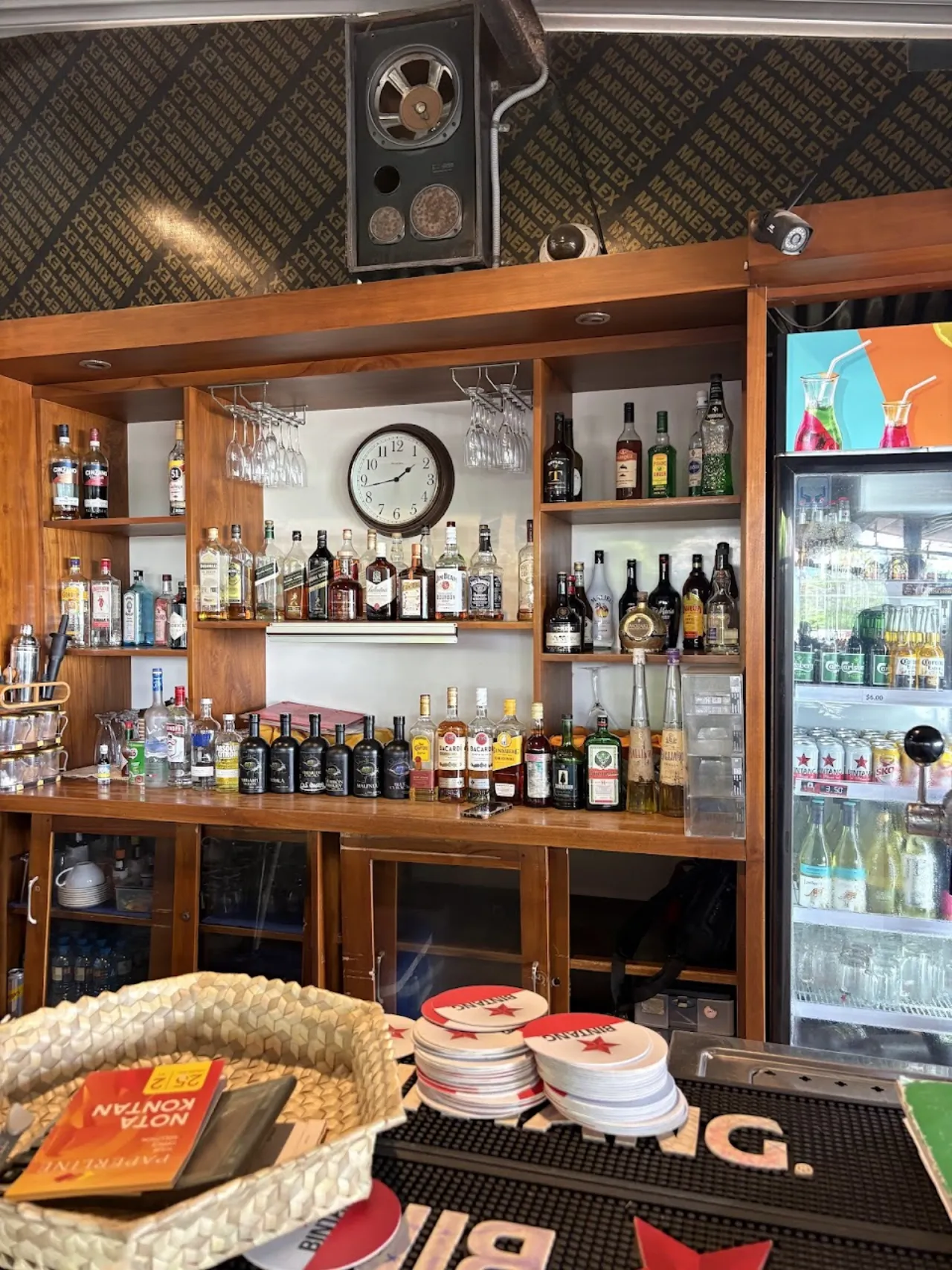 Castaway Bar