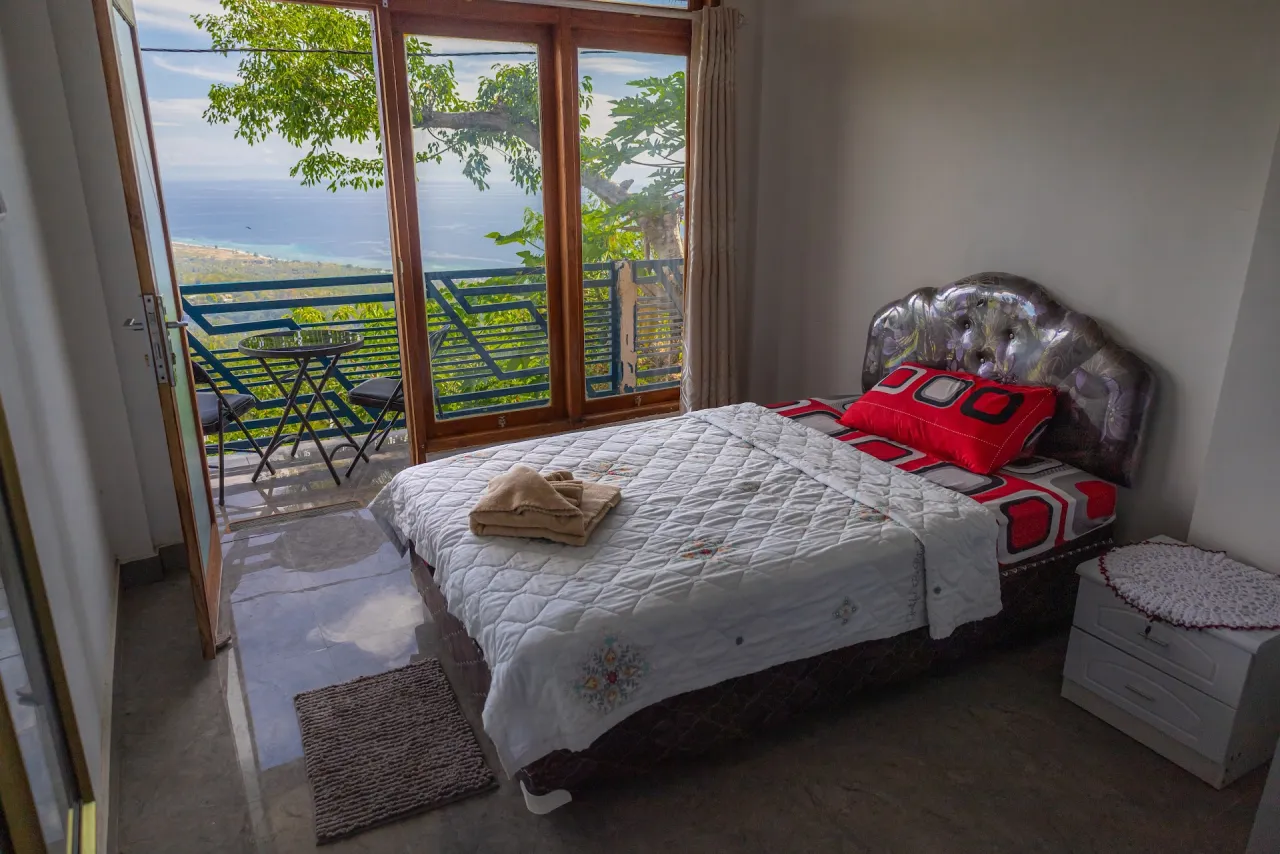 Cliff Guest House and Cafe