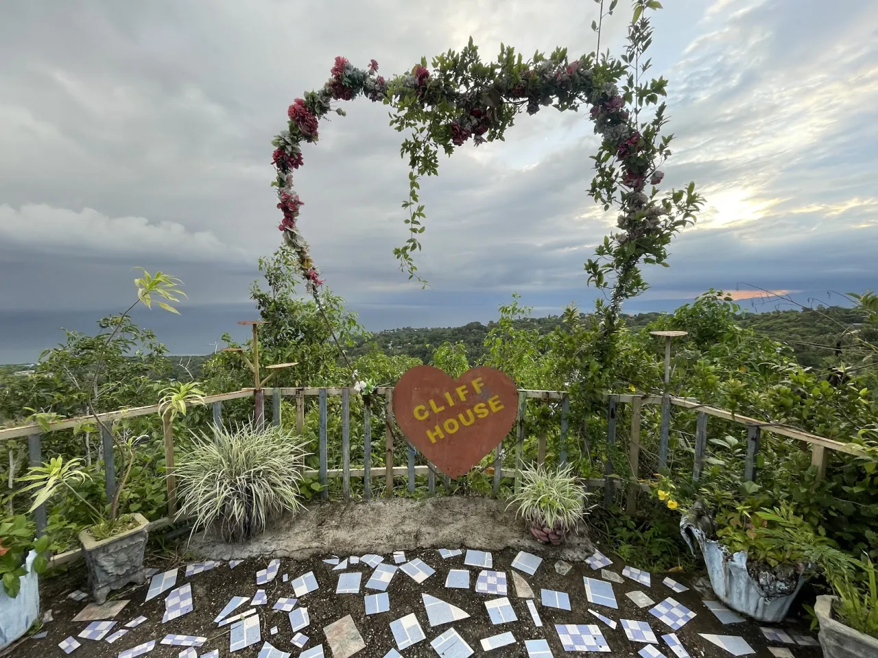 Cliff Guest House and Cafe