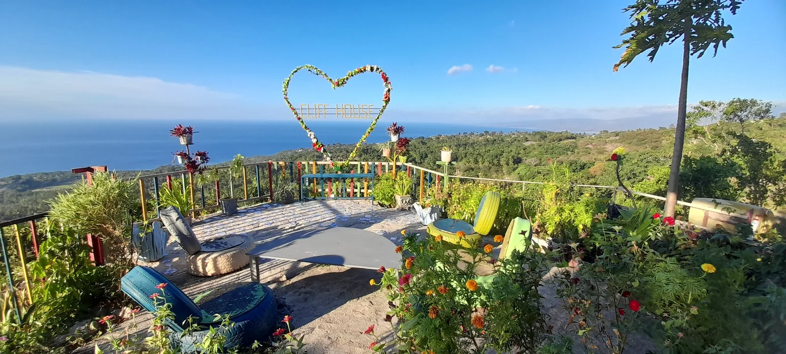 Cliff Guest House and Cafe