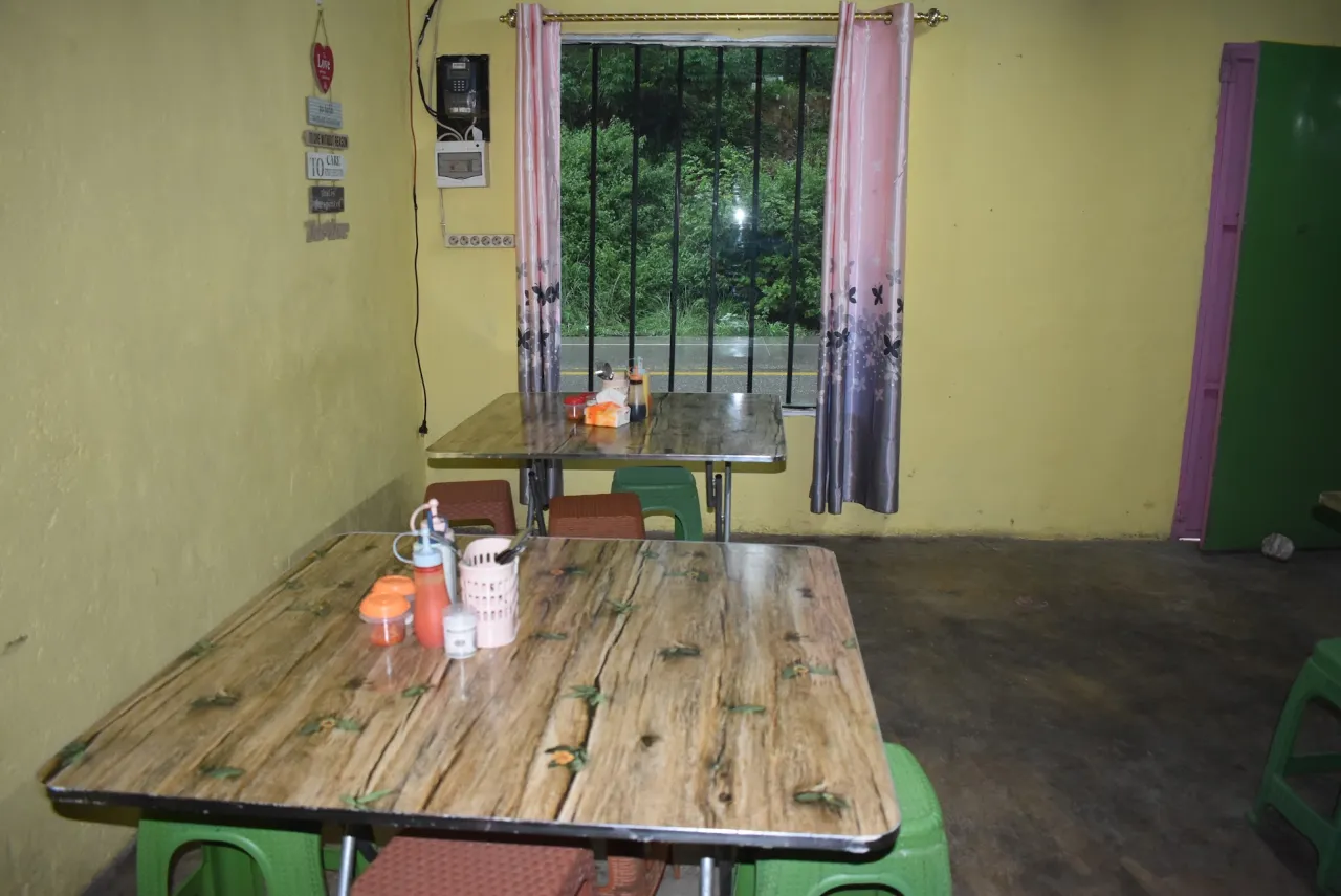 Dela Restaurant