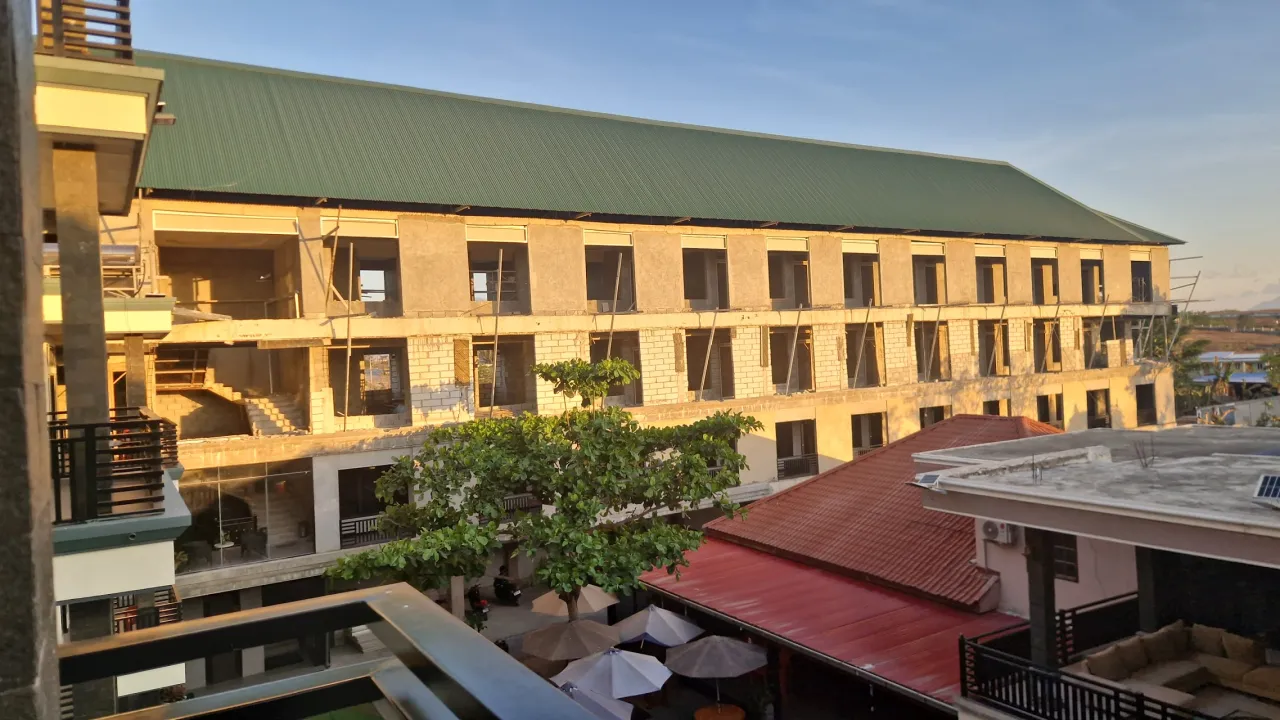 Hotel Realistic