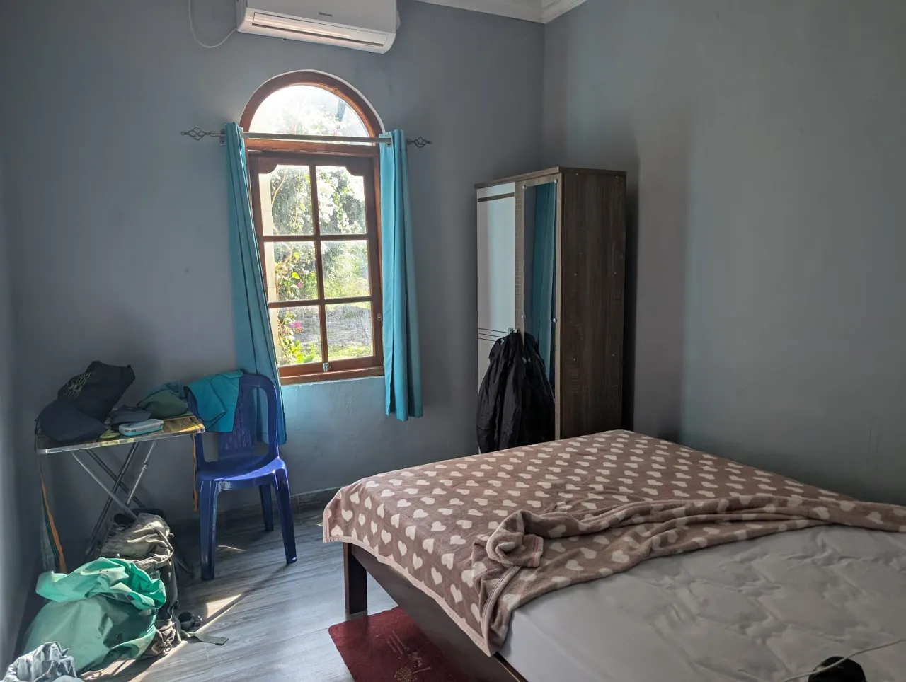Latroya's Villa/Guest House