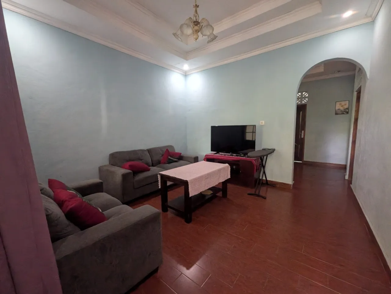 Latroya's Villa/Guest House