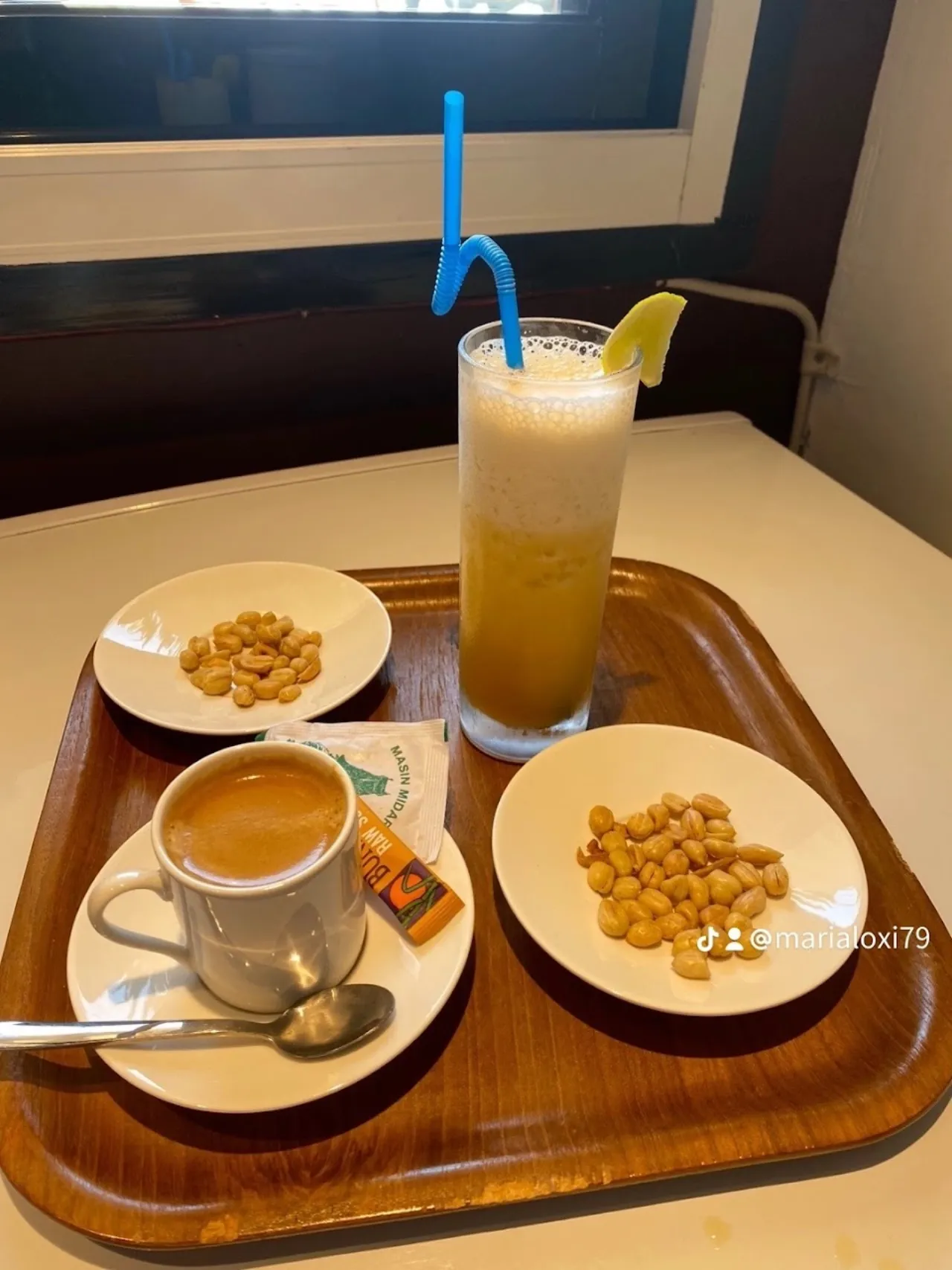 Loxi Cafe and Juice