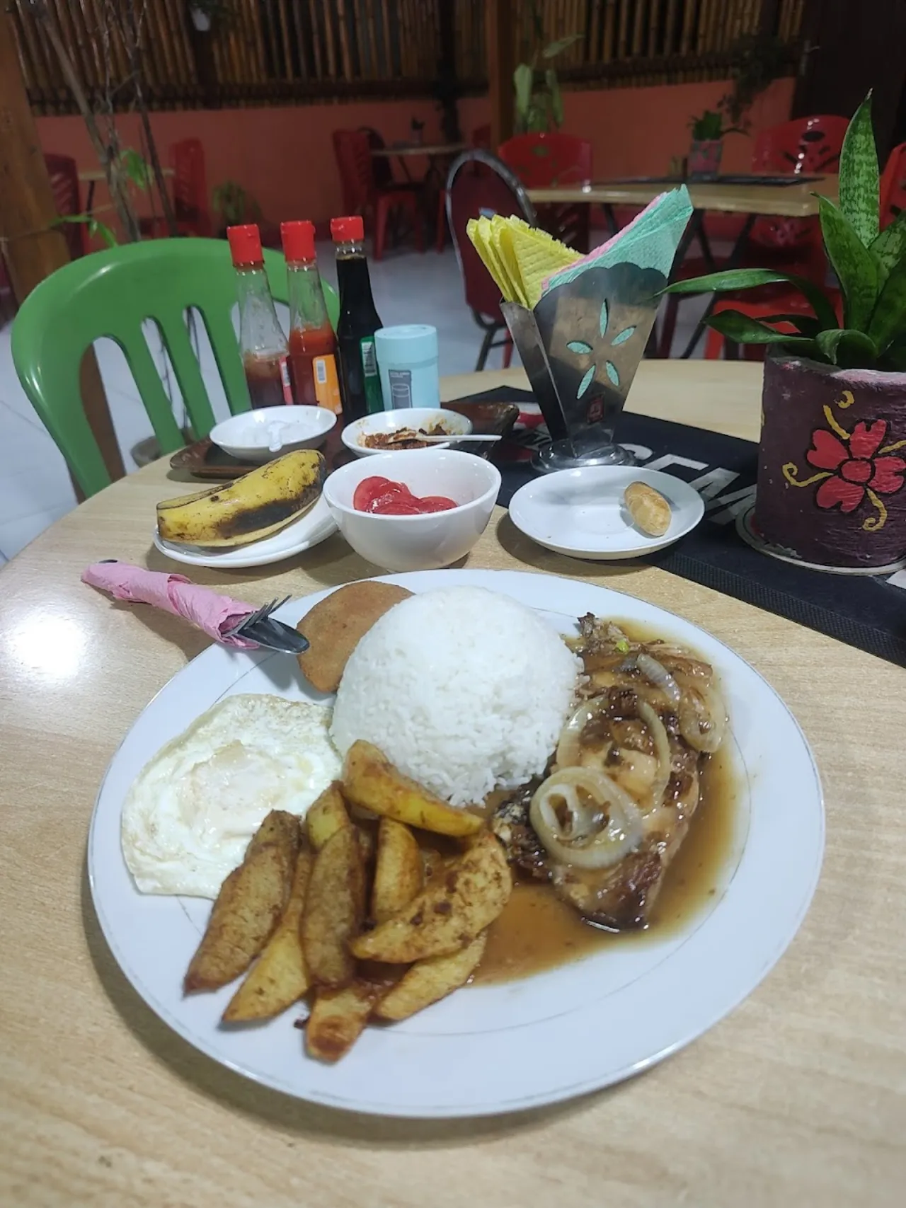 Lubi Cafe and Bar
