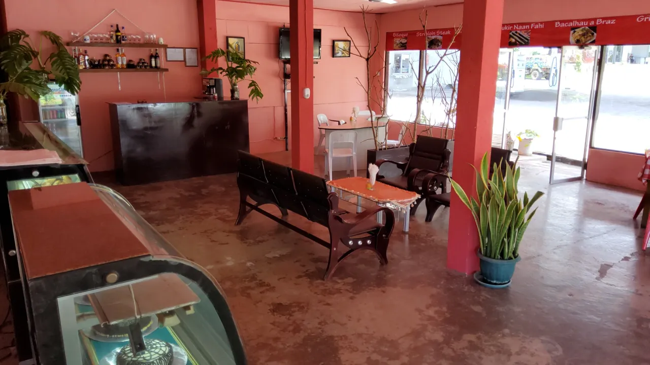 Luz Marter Restaurant & Bakery