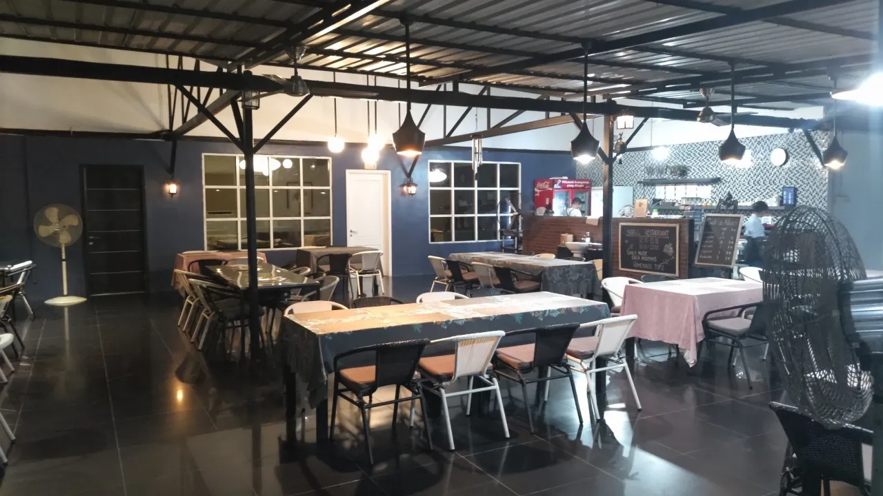 Naris Restaurant