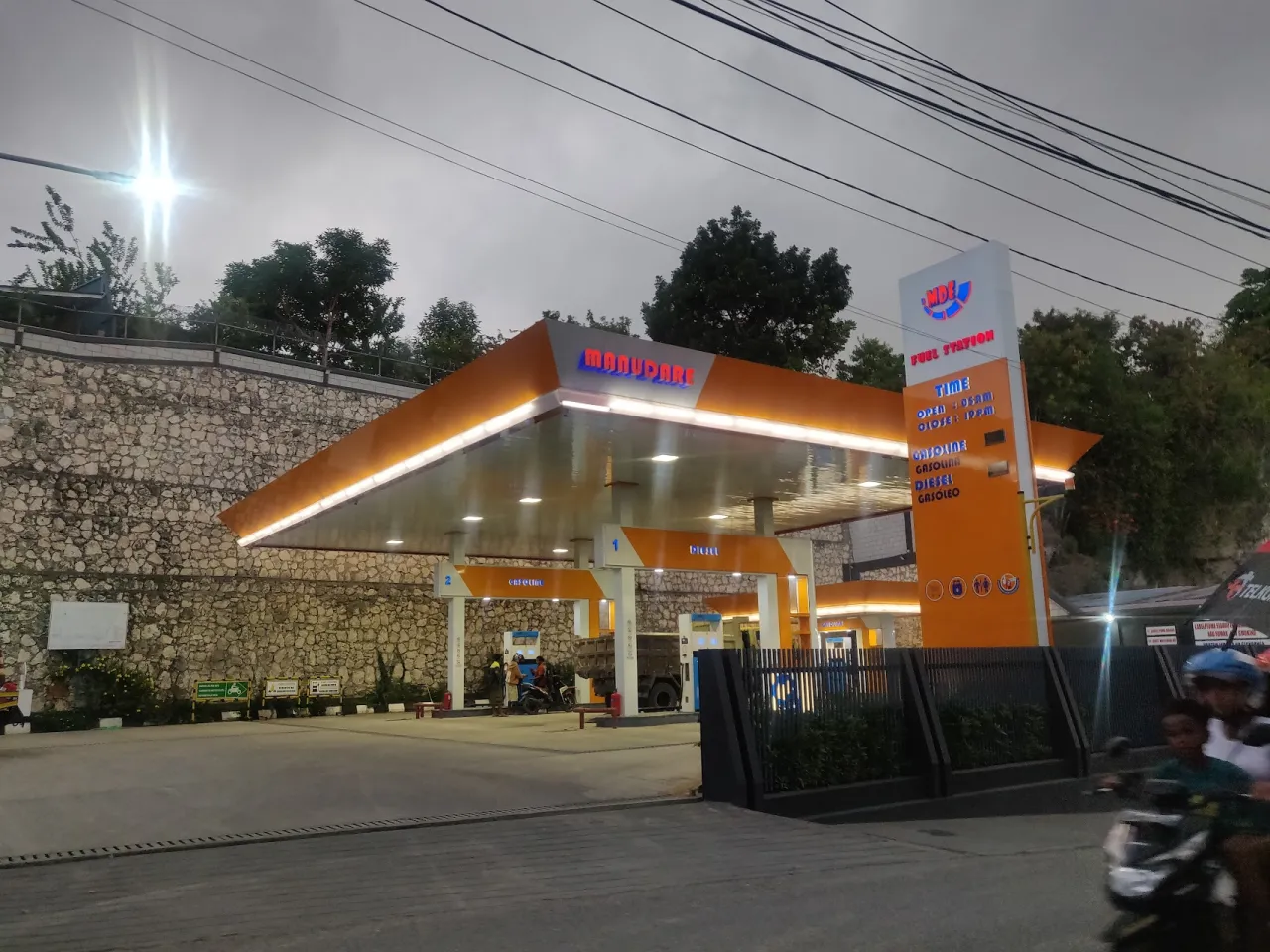 Pon bensin Manudare Fuel Station