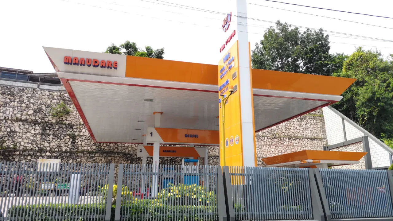 Pon bensin Manudare Fuel Station