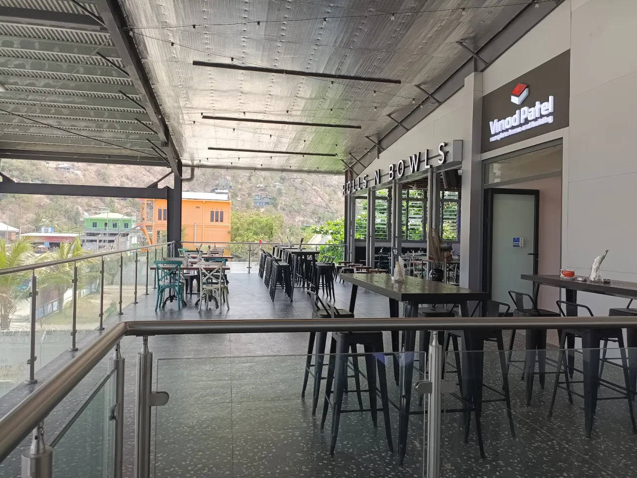Rolls & Bowls Cafe