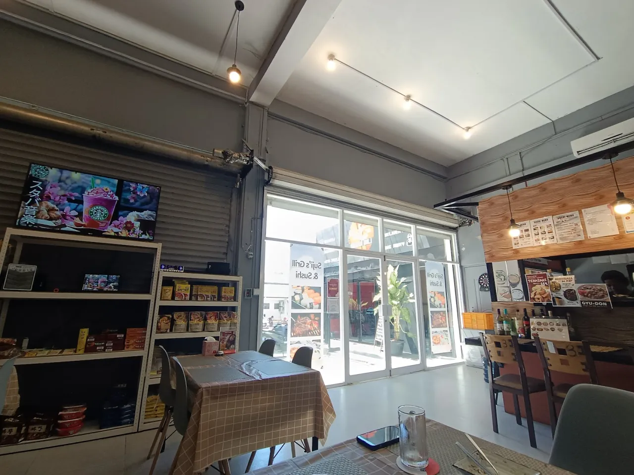 Suji's Grill & Sushi