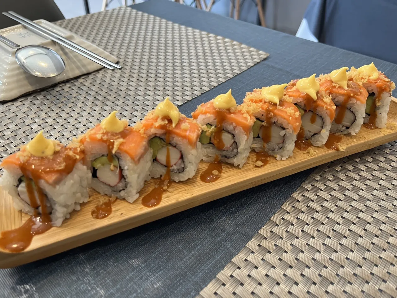 Suji's Grill & Sushi
